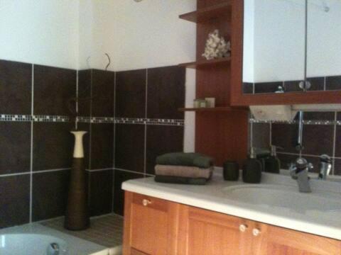 Maison Avec Jacuzzi Et Terrasse Sur Les Toits Brignon Eksteriør bilde